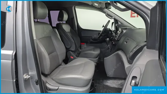 HYUNDAI STAREX VAN 5-SEATER