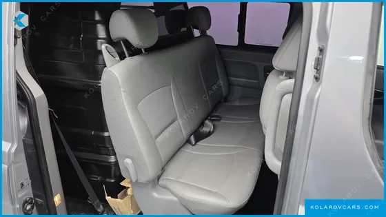 HYUNDAI STAREX VAN 5-SEATER