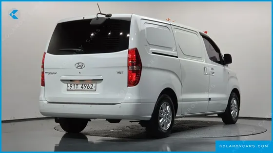 HYUNDAI STAREX VAN 3-SEATER