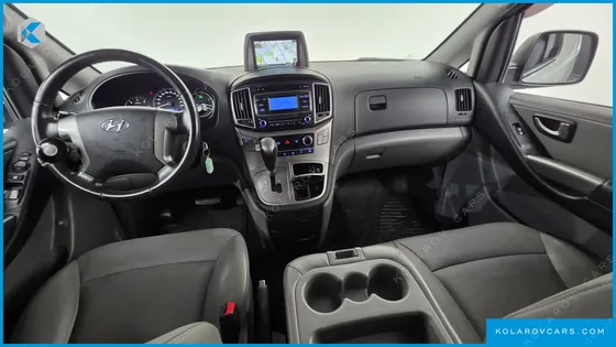 HYUNDAI STAREX VAN 3-SEATER