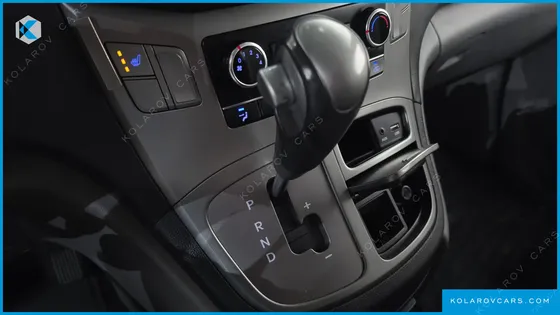 HYUNDAI STAREX VAN 3-SEATER