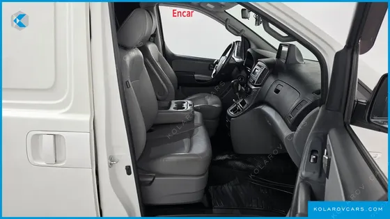 HYUNDAI STAREX VAN 3-SEATER