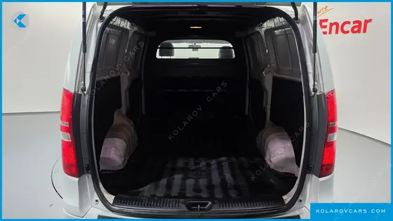 HYUNDAI STAREX VAN 3-SEATER