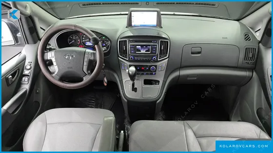 HYUNDAI STAREX WAGON 12-SEATER