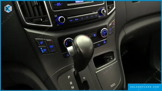 HYUNDAI STAREX WAGON 12-SEATER