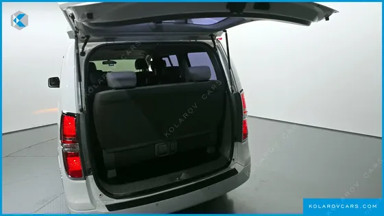 HYUNDAI STAREX WAGON 12-SEATER