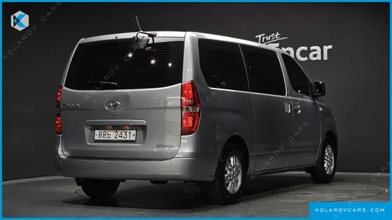 HYUNDAI STAREX VAN 5-SEATER