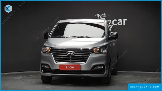 HYUNDAI STAREX VAN 5-SEATER