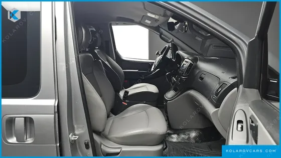 HYUNDAI STAREX VAN 5-SEATER