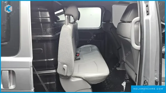 HYUNDAI STAREX VAN 5-SEATER