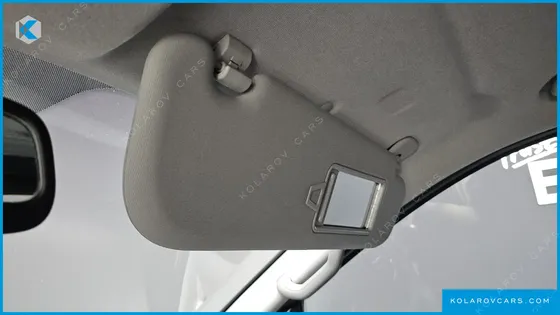HYUNDAI STAREX VAN 5-SEATER