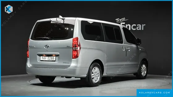 HYUNDAI STAREX VAN 5-SEATER
