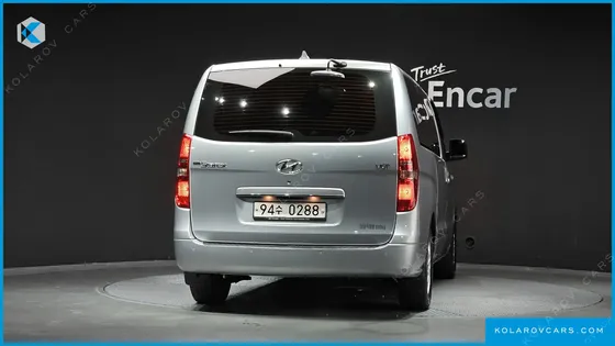 HYUNDAI STAREX VAN 5-SEATER