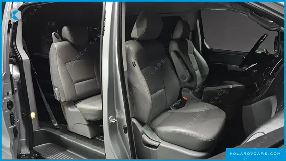 HYUNDAI STAREX VAN 5-SEATER