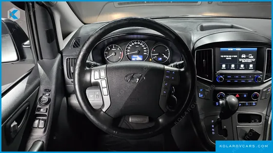 HYUNDAI STAREX VAN 5-SEATER