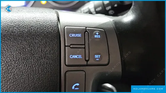 HYUNDAI STAREX VAN 5-SEATER