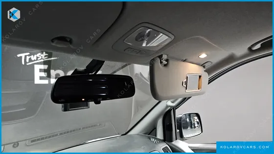 HYUNDAI STAREX VAN 5-SEATER