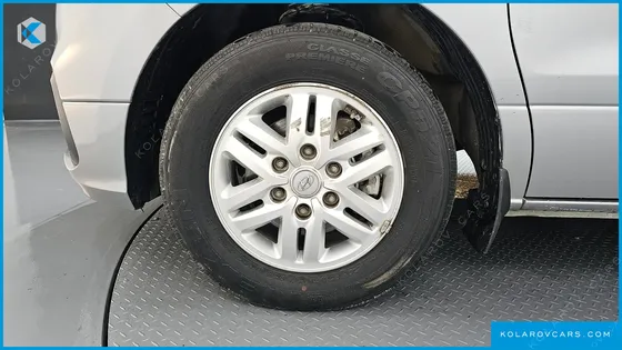 HYUNDAI STAREX VAN 5-SEATER
