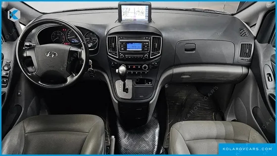 HYUNDAI STAREX VAN 5-SEATER
