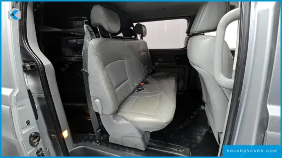 HYUNDAI STAREX VAN 5-SEATER