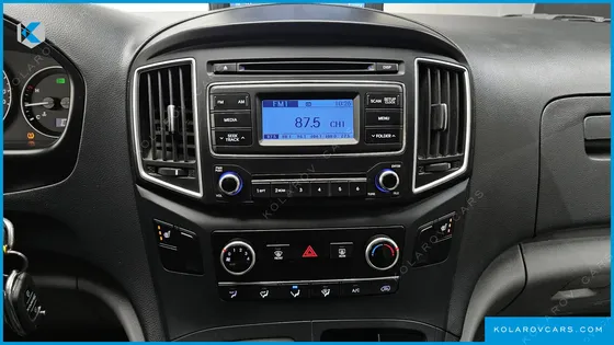 HYUNDAI STAREX VAN 5-SEATER