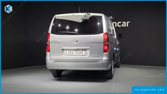 HYUNDAI STAREX VAN 3-SEATER