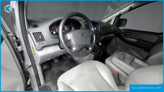HYUNDAI STAREX VAN 3-SEATER