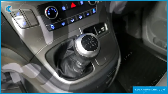 HYUNDAI STAREX VAN 3-SEATER