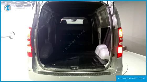 HYUNDAI STAREX VAN 3-SEATER