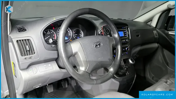 HYUNDAI STAREX VAN 3-SEATER