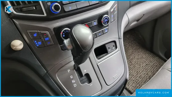 HYUNDAI STAREX WAGON 12-SEATER