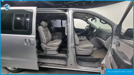 HYUNDAI STAREX WAGON 12-SEATER