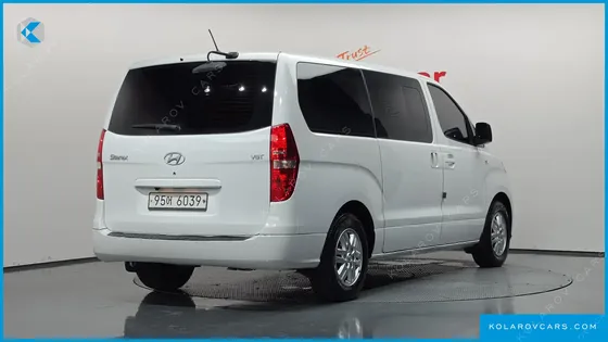 HYUNDAI STAREX VAN 5-SEATER