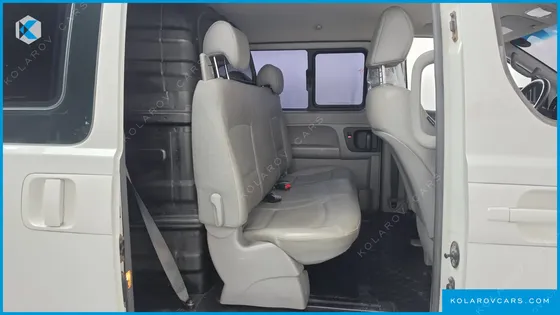 HYUNDAI STAREX VAN 5-SEATER