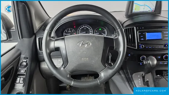 HYUNDAI STAREX VAN 5-SEATER