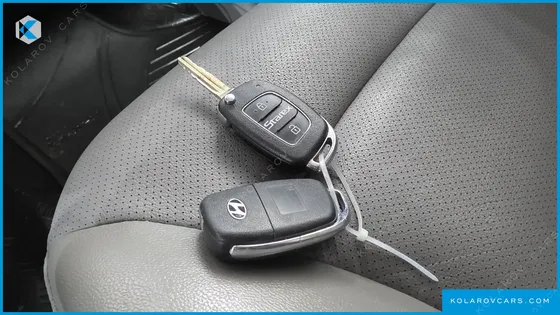 HYUNDAI STAREX VAN 5-SEATER