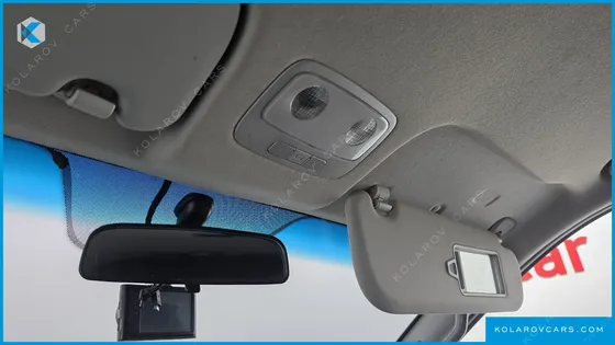 HYUNDAI STAREX VAN 5-SEATER