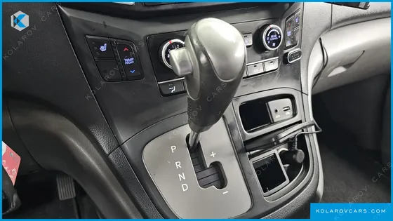 HYUNDAI STAREX URBAN 9-SEATER