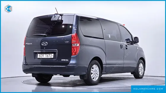 HYUNDAI STAREX VAN 5-SEATER