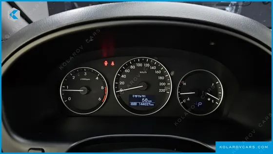 HYUNDAI STAREX VAN 5-SEATER