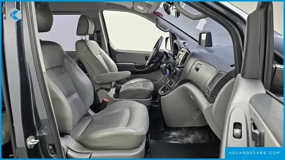 HYUNDAI STAREX VAN 5-SEATER