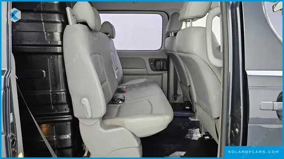 HYUNDAI STAREX VAN 5-SEATER