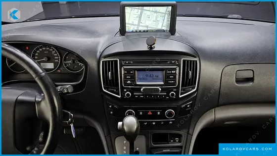 HYUNDAI STAREX VAN 5-SEATER