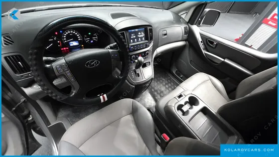 HYUNDAI STAREX VAN 3-SEATER