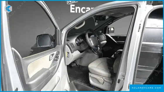HYUNDAI STAREX VAN 3-SEATER