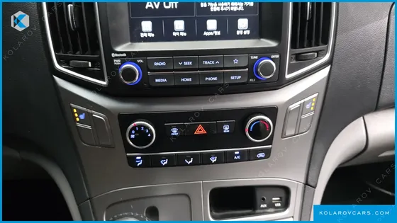 HYUNDAI STAREX VAN 3-SEATER