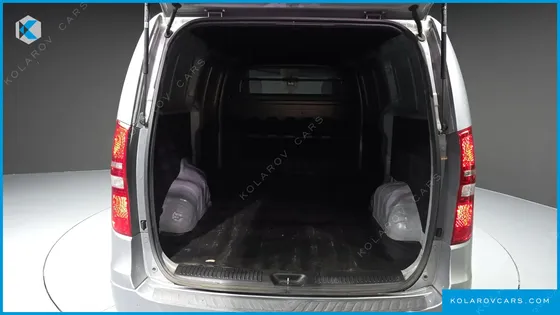 HYUNDAI STAREX VAN 3-SEATER