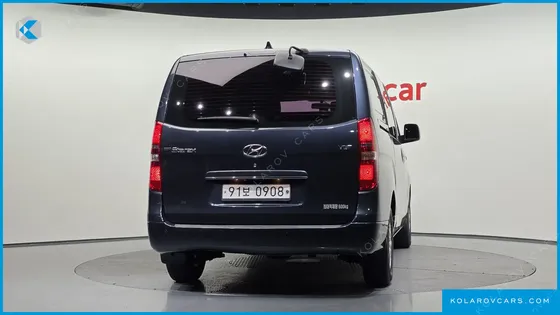 HYUNDAI STAREX VAN 5-SEATER