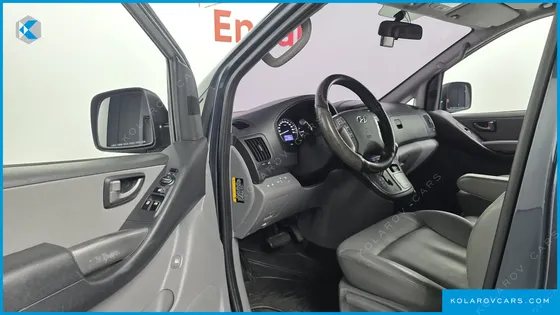 HYUNDAI STAREX VAN 5-SEATER