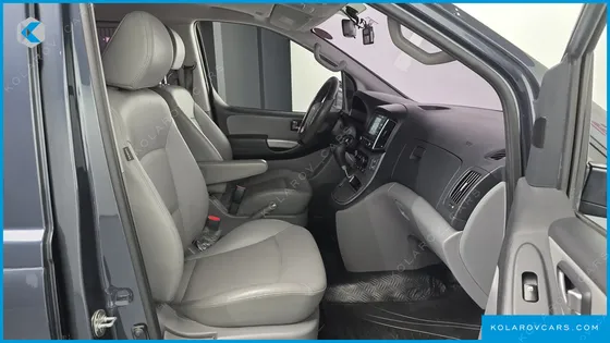 HYUNDAI STAREX VAN 5-SEATER